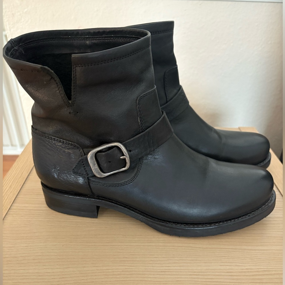 ❤️SOLD❤️ NWOT- WOMENS FRYE BOOTS